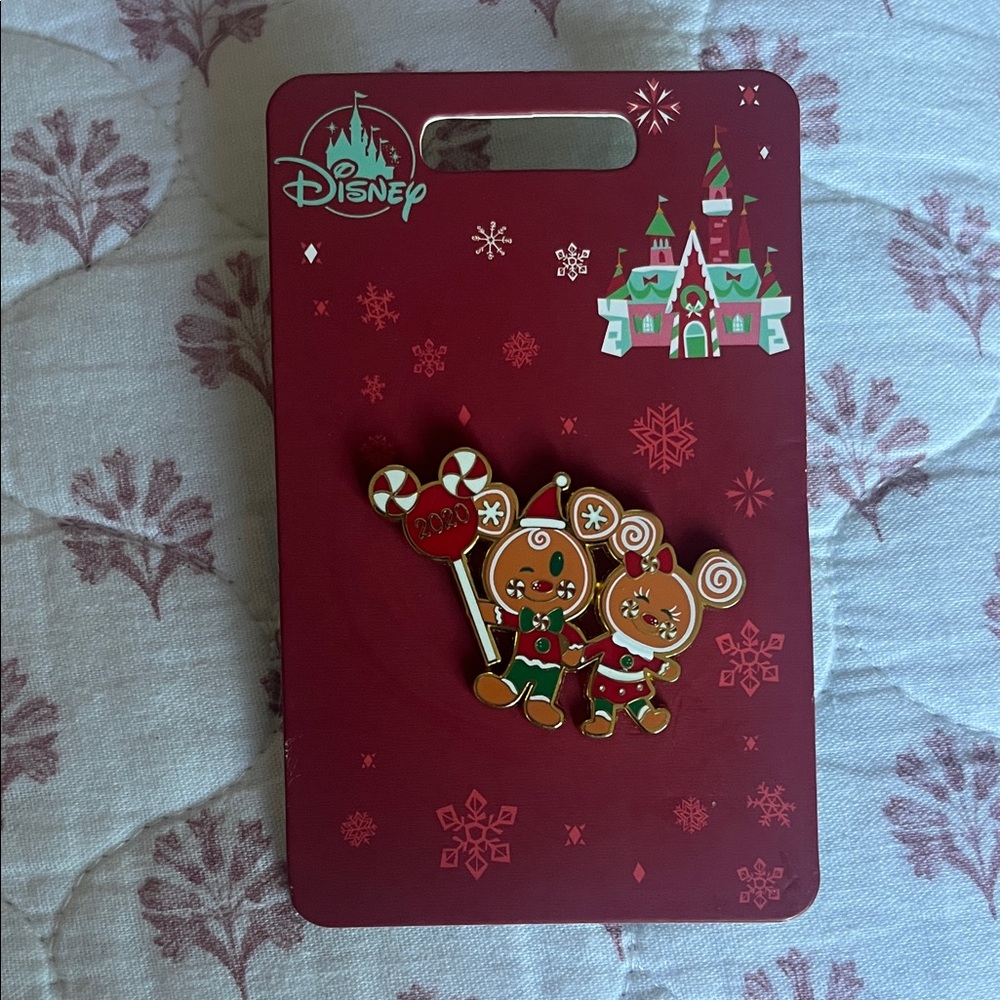 Disney holiday pin